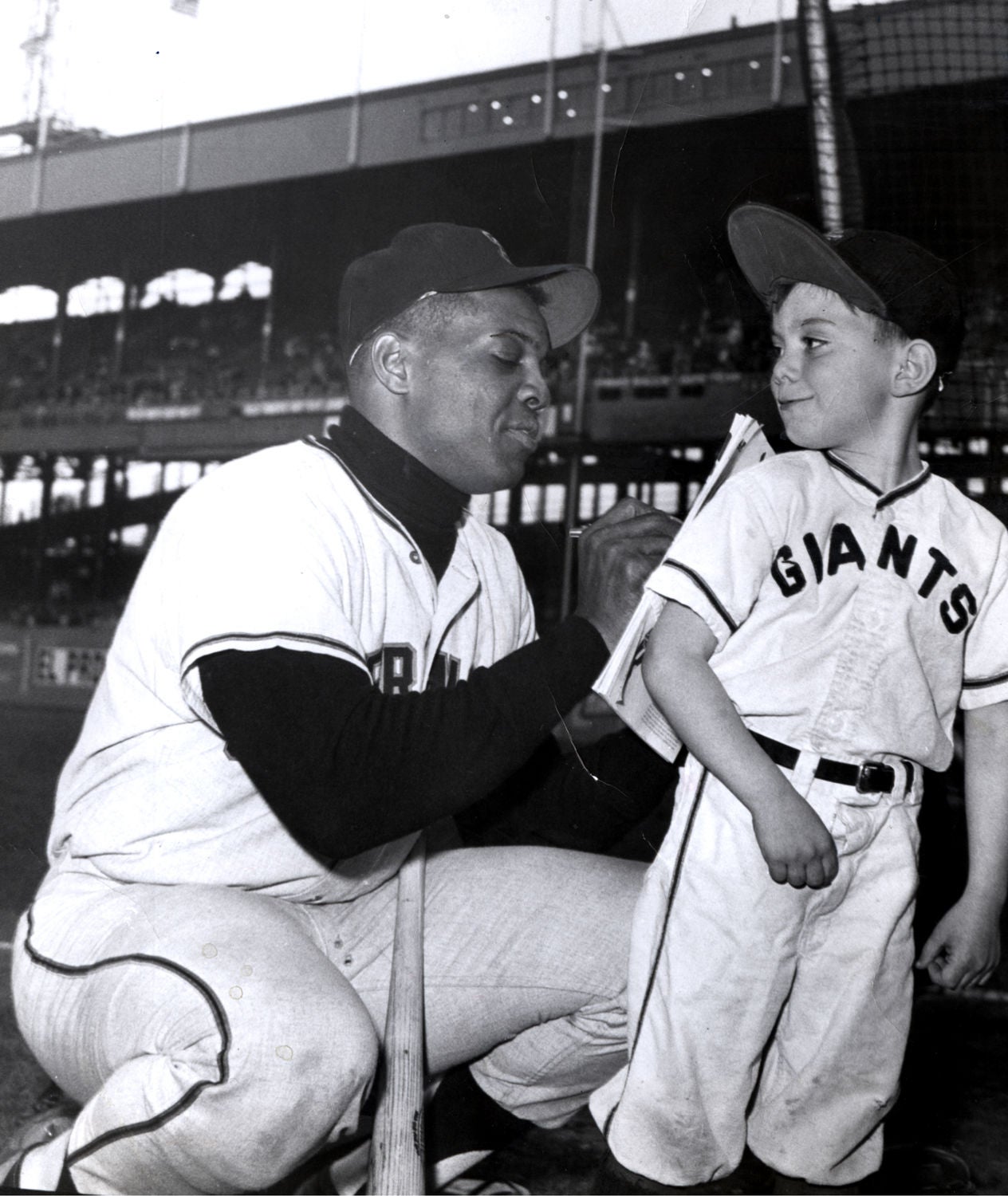 Mays reaches new heights with fourhomer game Baseball Hall of Fame